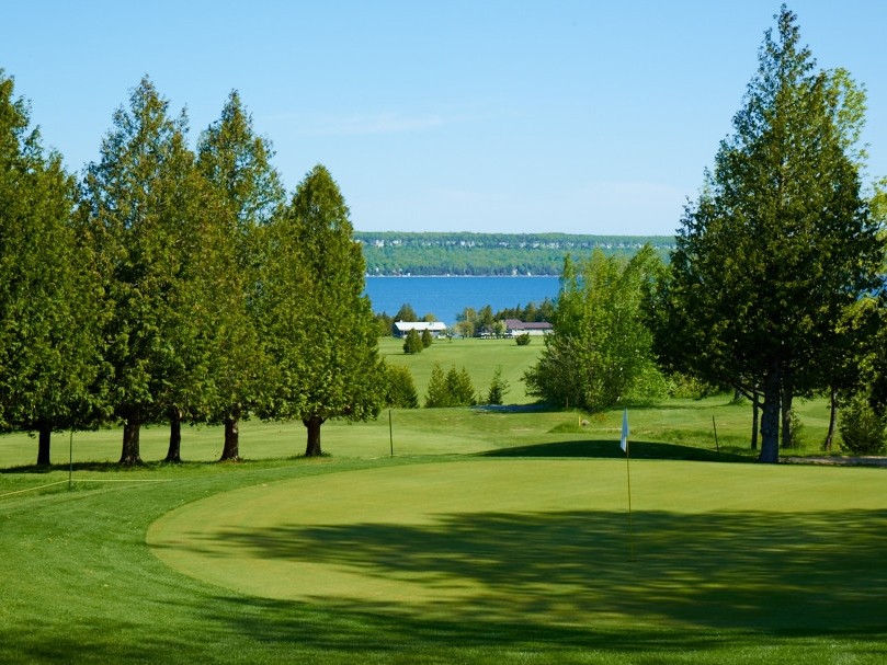Our club offers a very scenic course that is backed by the Niagara Escarpment and overlooks Colpoys Bay with an Escarpment Cliff