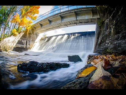 Holstein Dam waterfall