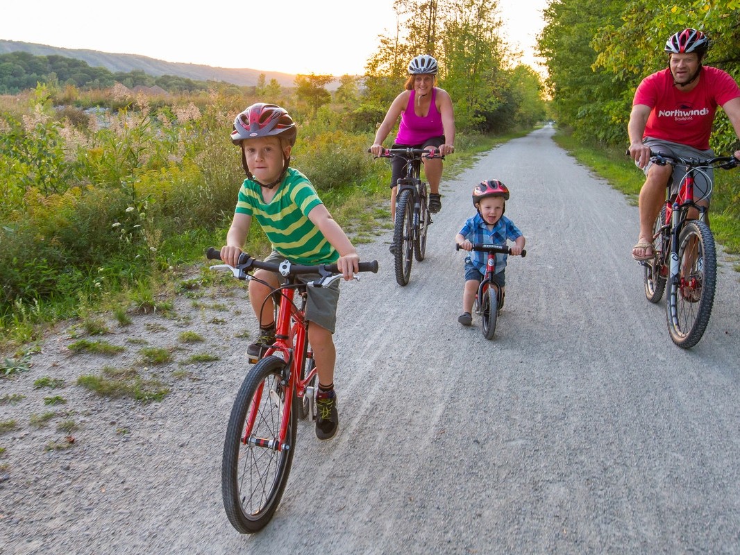 Family Cycling on the Georgian Trail