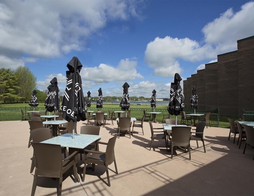 Bishop's Landing in Best Western Inn on the Bay