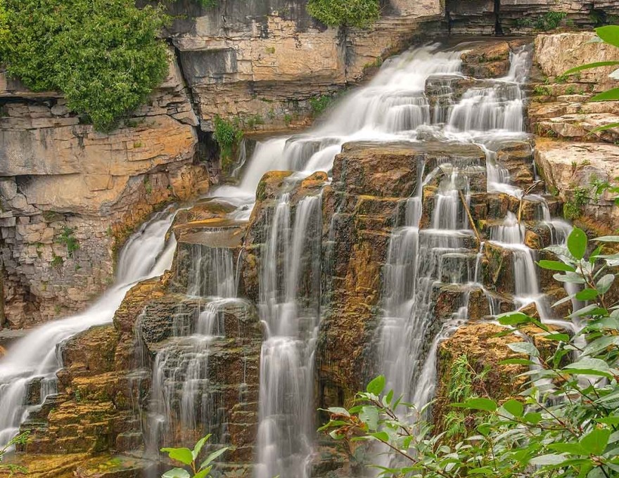 Two Sisters Inn - Inglis Falls