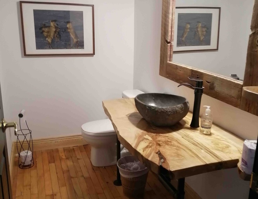 Riverstone Retreat Bathroom