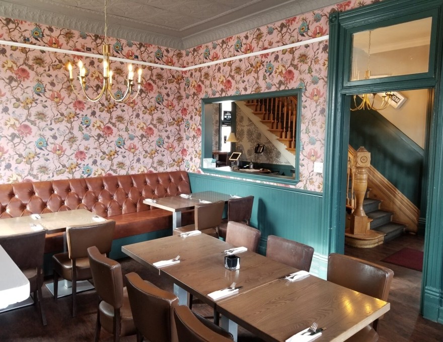 Winifred's English Pub