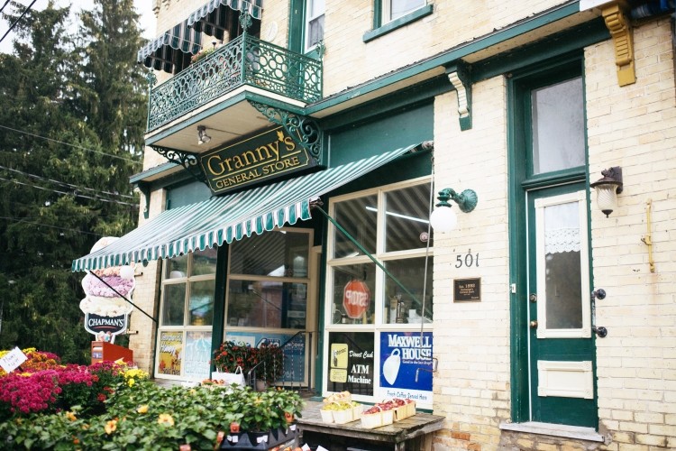 Store front of Granny's General Store 