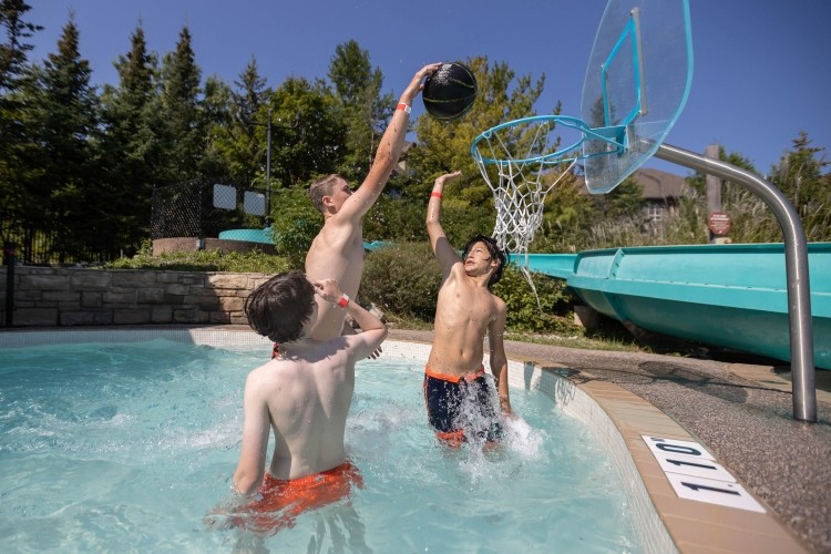Plunge! Aquatic Centre  kids playing basketball in pool