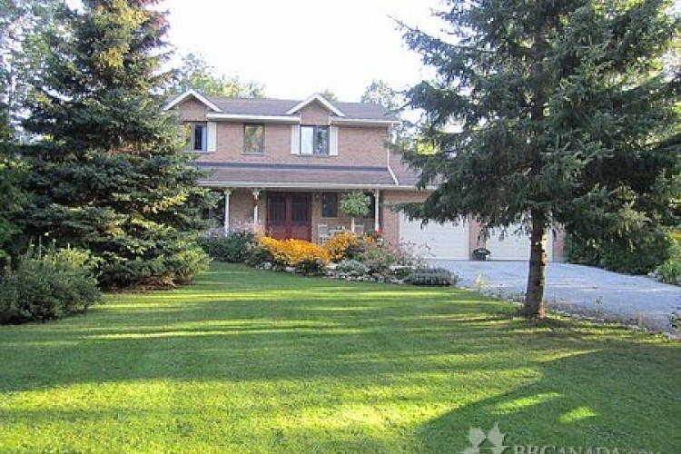 Wind in the Poplars Bed and Breakfast External View