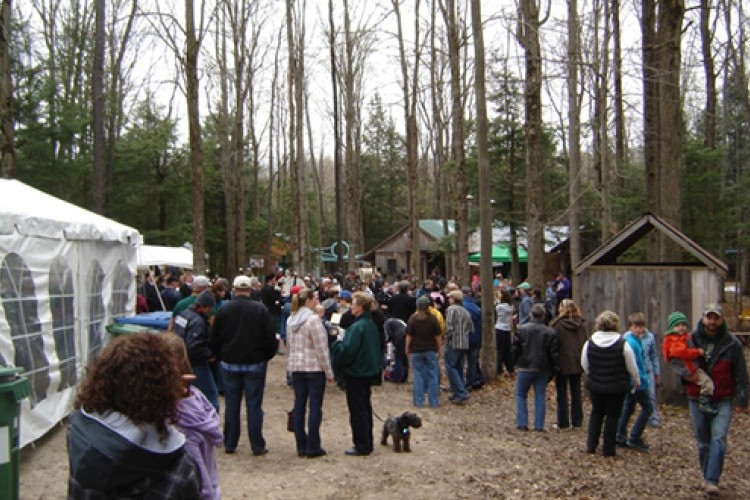 Crowd at Love's Sugarbush