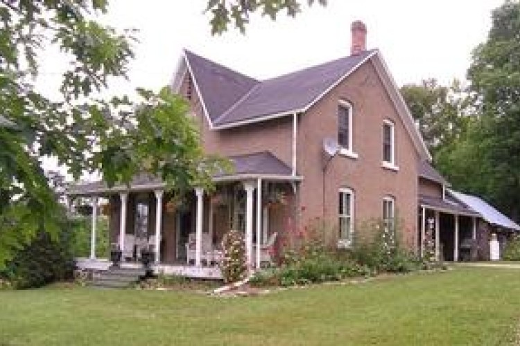 Exterior Photo of Longlane Bed and Breakfast