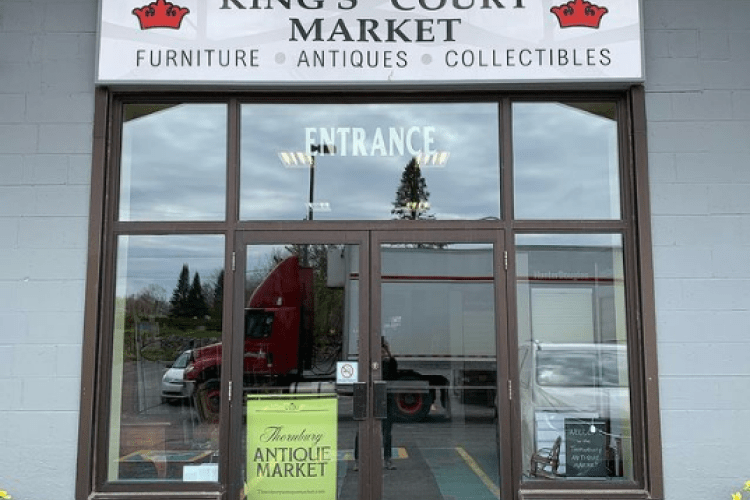 Thornbury Antiques Exterior