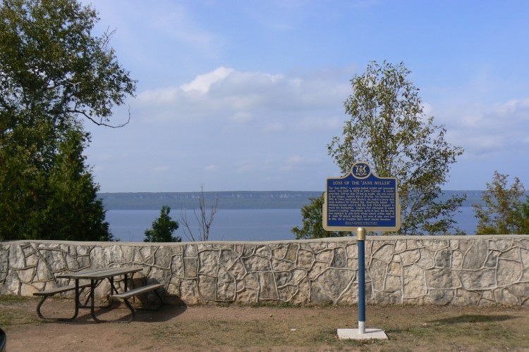 An easy and convenient place to pull over to view Colpoy's Bay and the Islands.