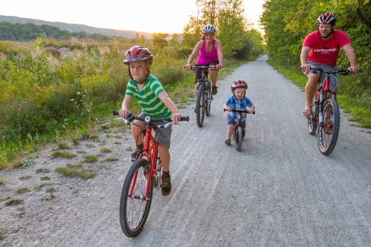 Family Cycling on the Georgian Trail