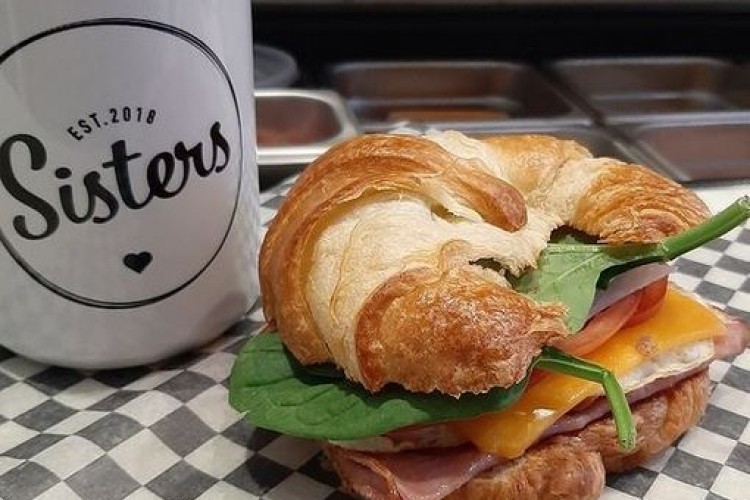 Sisters Café