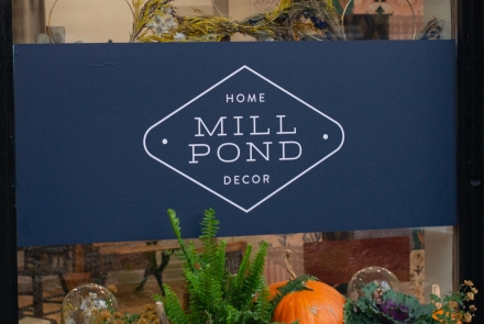 Picture of sign and logo of Mill Pond Home Decor