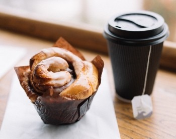 Cinnamon bun and coffee